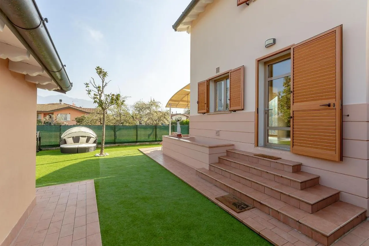 Villino Esse, Libero Su 4 Lati Piu Dependance Nel Cuore Della Versilia Marina di Pietrasanta