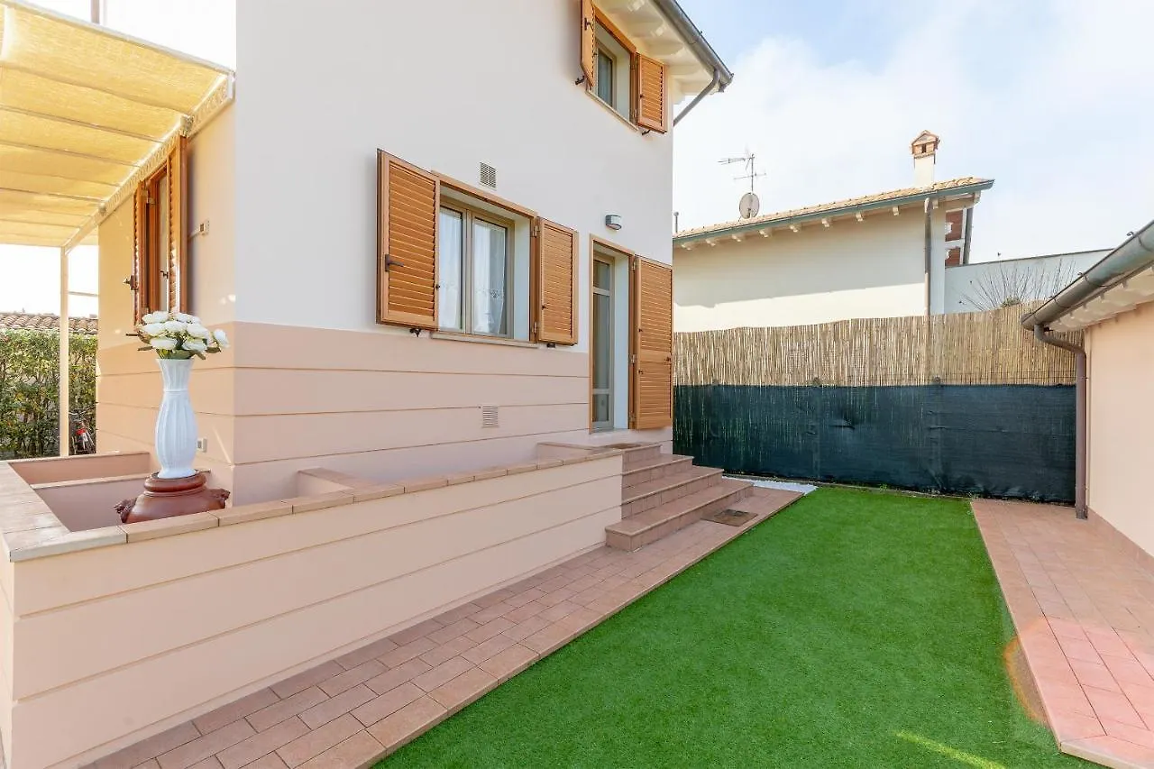 Villino Esse, Libero Su 4 Lati Piu Dependance Nel Cuore Della Versilia Marina di Pietrasanta Olaszország